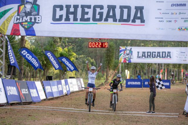 Karen Olimpio e Gustavo Xavier vencem o Short Track repleto de emoção na CiMTB em Carandaí