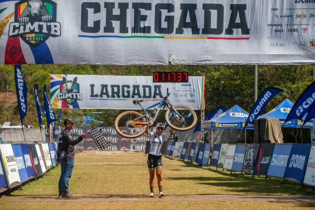 Karen Olimpio e Alex Malacarne são os grandes campeões da CiMTB 2025