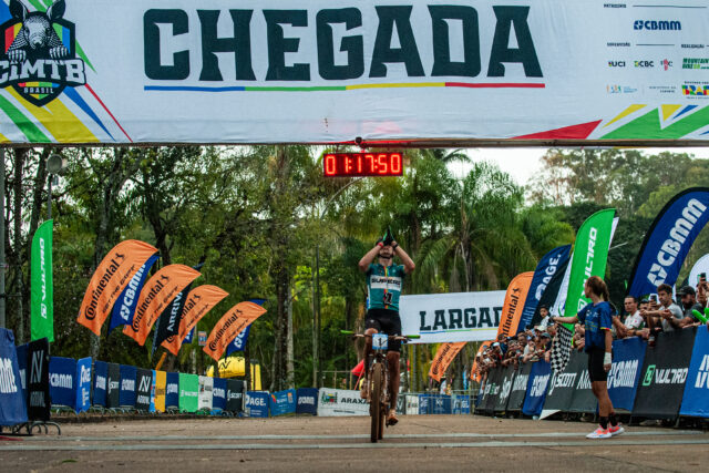 CiMTB Araxá: Karen Olimpio faz a dobradinha e Alex Malacarne vence outra vez o XCO